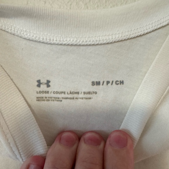 5/$55 !! 🔥 Under Armour Abstract White and Gray Tank - Picture 2 of 3